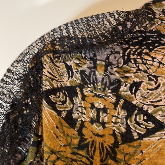 Free People Blouse with Lace Detail on Sleeves - Picture 6 of 12